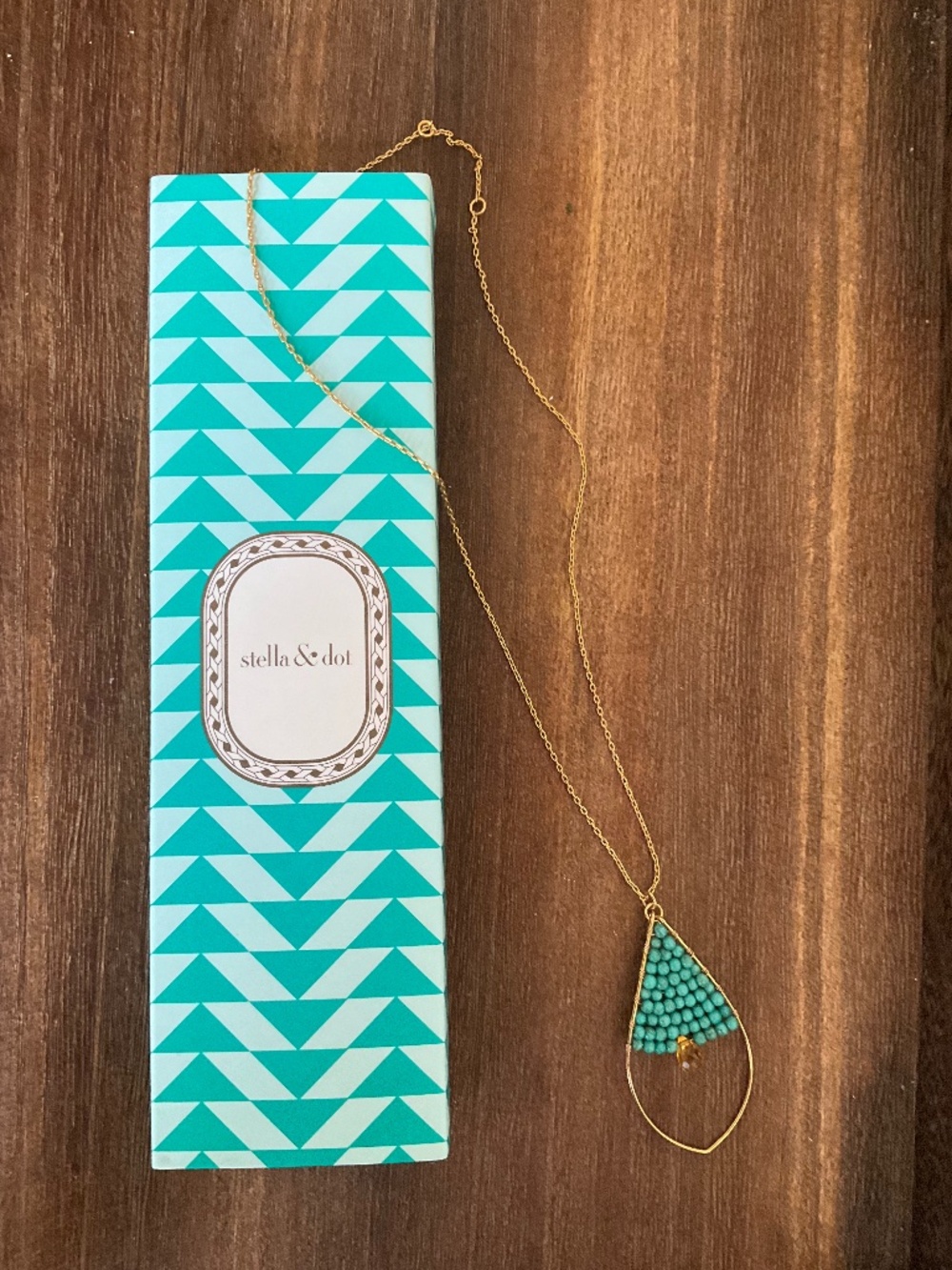 Stella & Dot - Goa Pendant Necklace